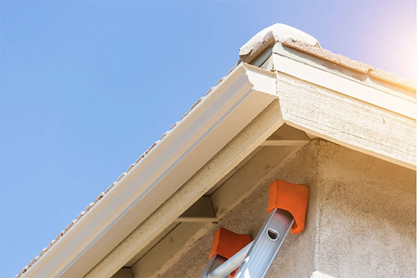 Seamless Aluminum Gutters Image